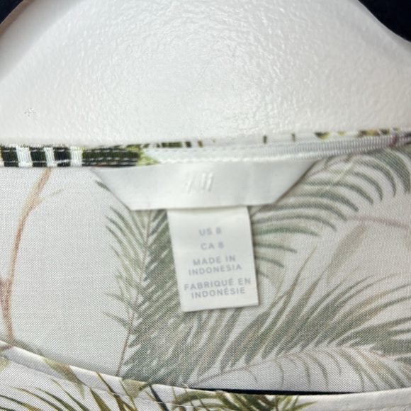 H & M dress - Picture 2 of 7